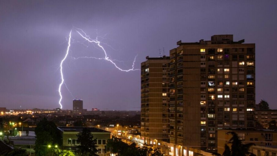 EVO ŠTA NIKAKO NE SMETE DA RADITE TOKOM NEVREMENA: Jedan uređaj je posebno rizičan