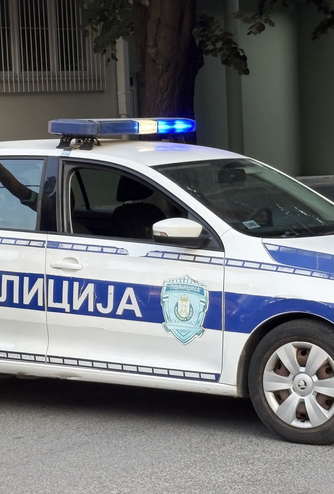 Sremska Mitrovica. U automobilu pronađeno pola kilograma amfetamina: Osumnjičenom određen pritvor do 30 dana - Ozon Media